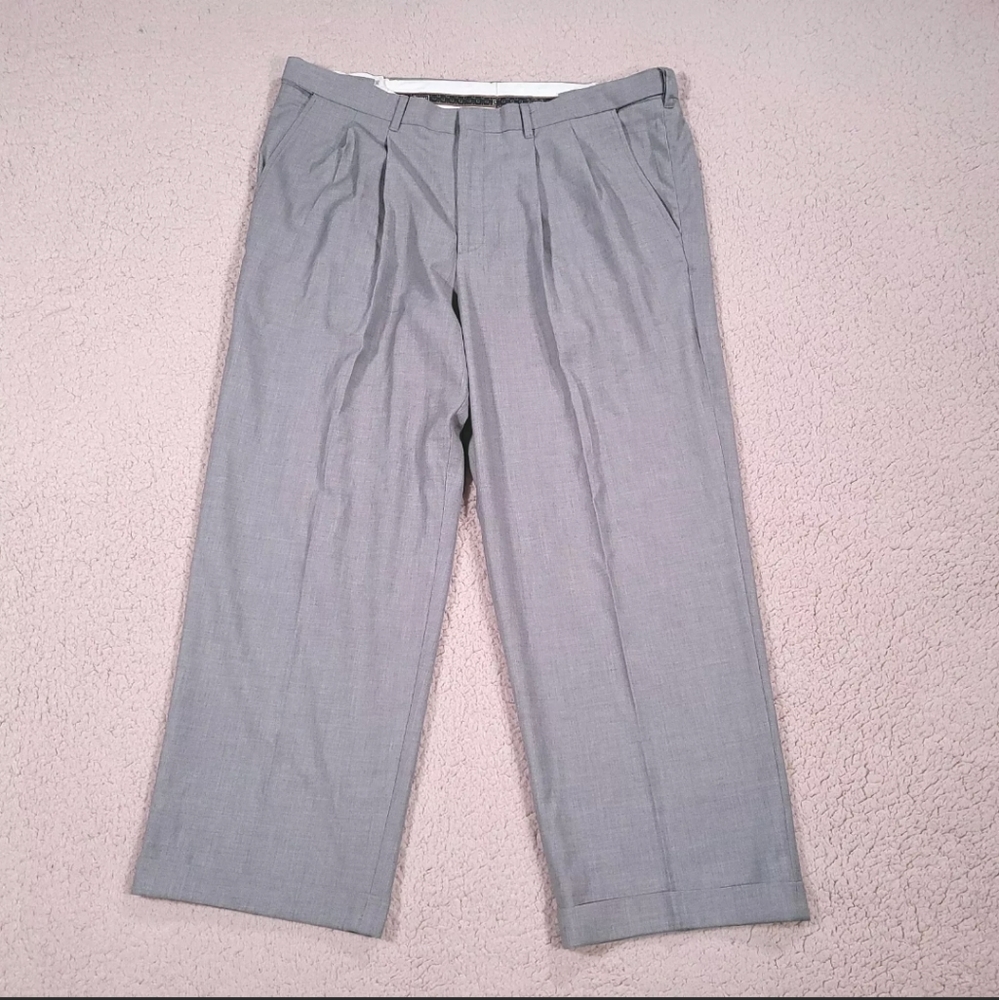 Haggar Pants Gray Relaxed Leg Zipper Closure Dress Pants High Rise Mens Size 38